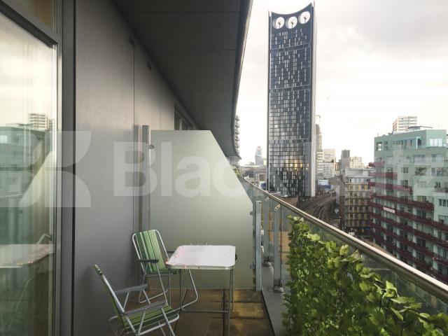 			2 Bedroom, 1 bath, 1 reception Flat			 O Central, Crampton Street, Elephant and Castle